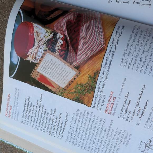 Gooseberry Patch Christmas Book 3 Leisure Arts Recipes Holiday Gift Giving Ideas - Picture 10 of 16